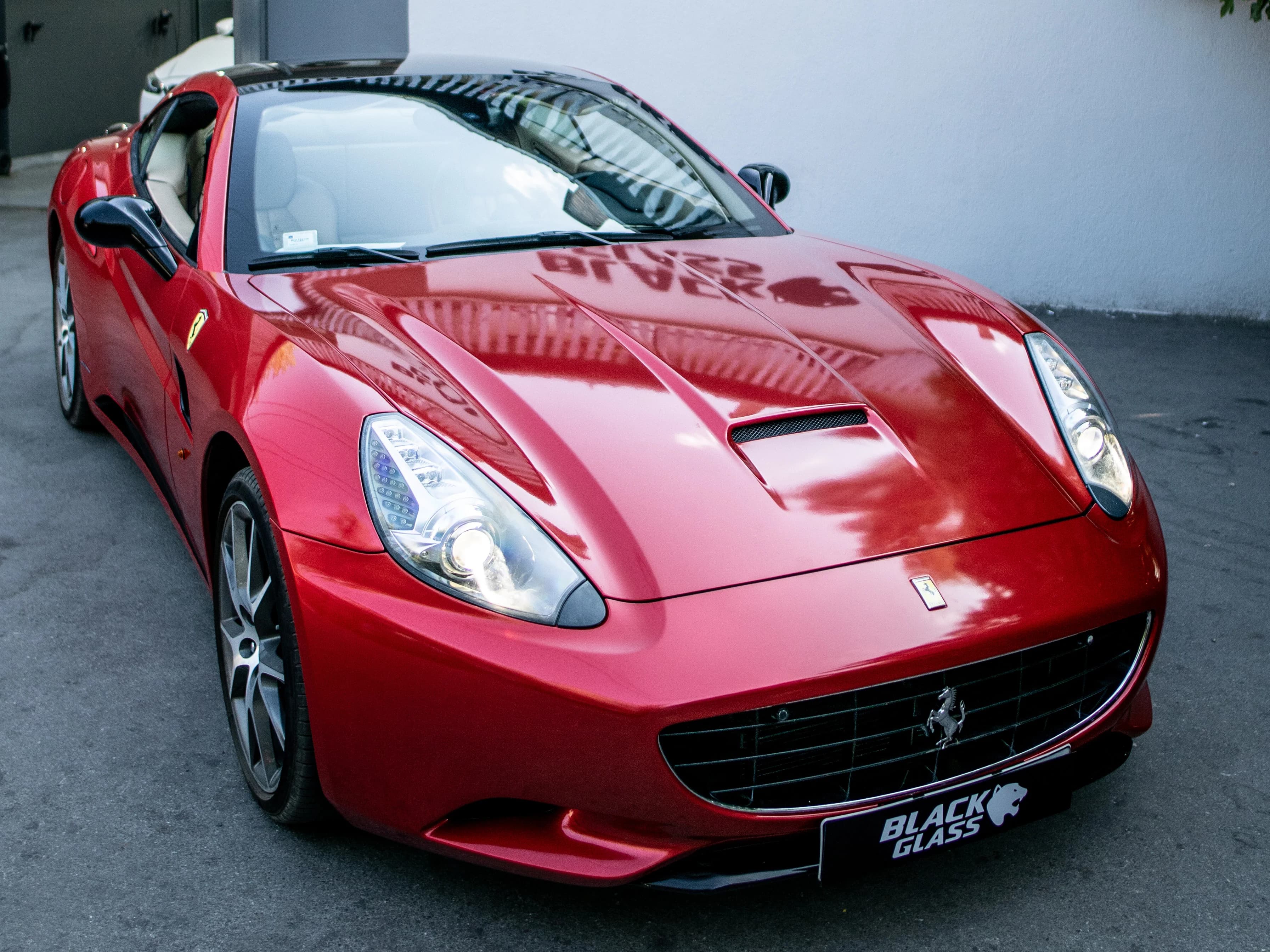 ferrari california lucios lips red